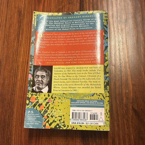 One Hundred Years of Solitude by Gabriel García Márquez - Picture 2 of 3